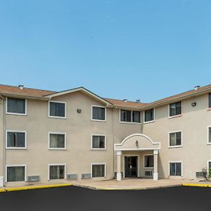 Super 8 By Wyndham Bridgeton/Arpt/St Louis Area